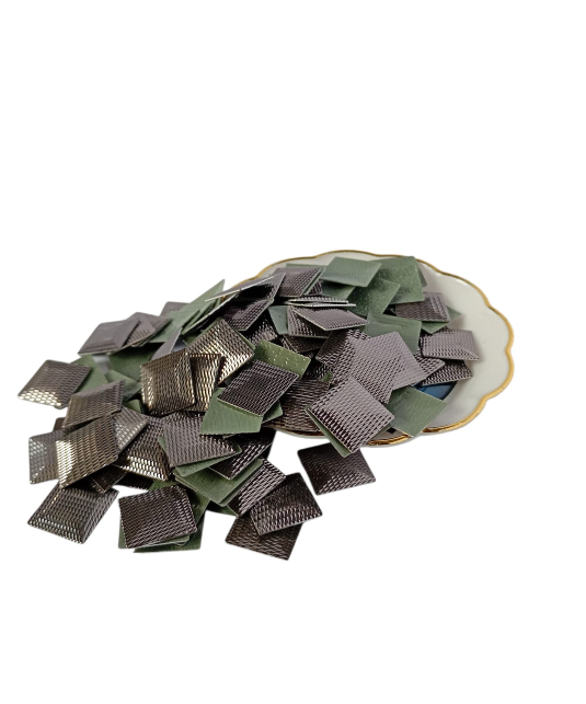 Paiete pătrate texturate - 50 gr (13 × 13 mm)